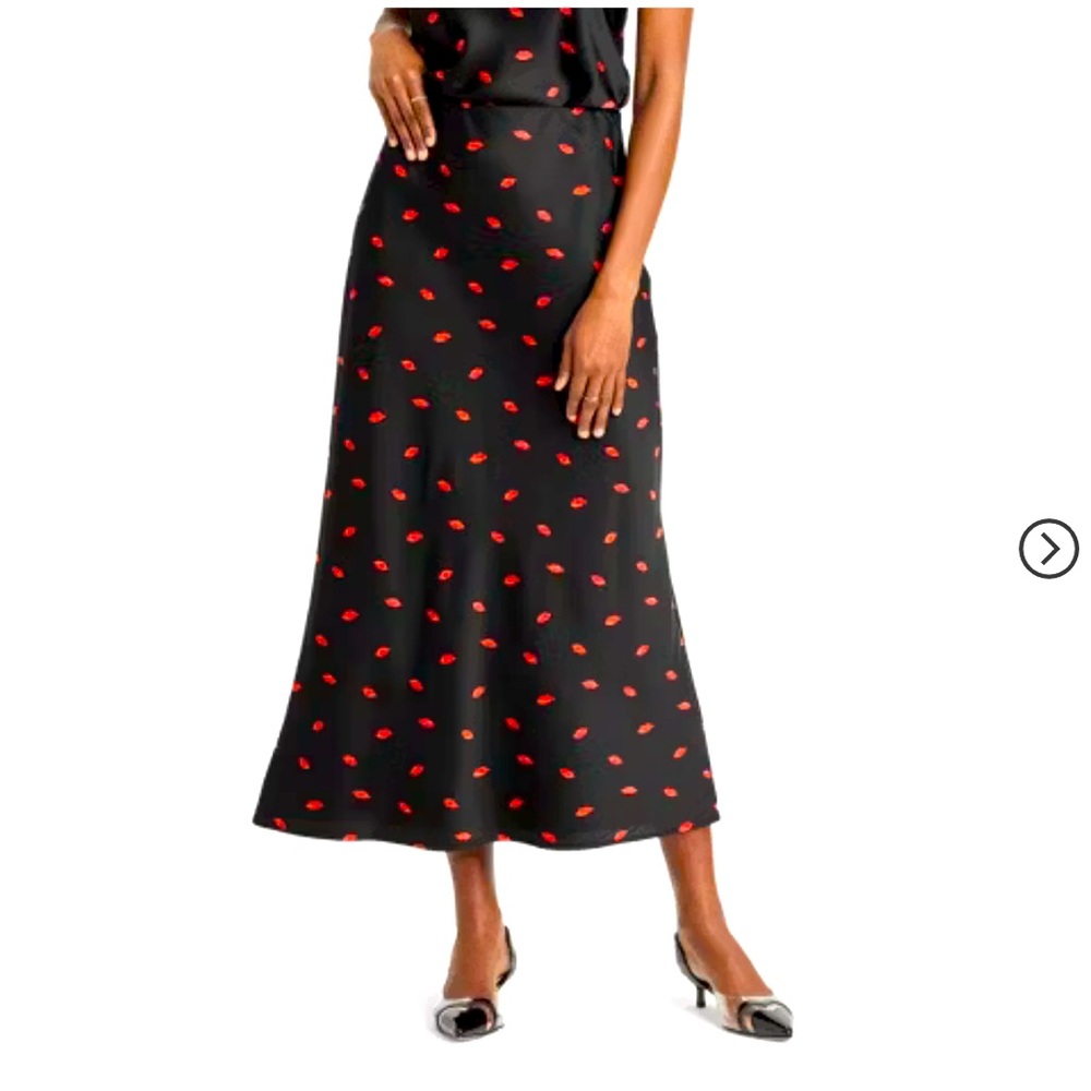 NWT Satin lips Skirt - Picture 4 of 12